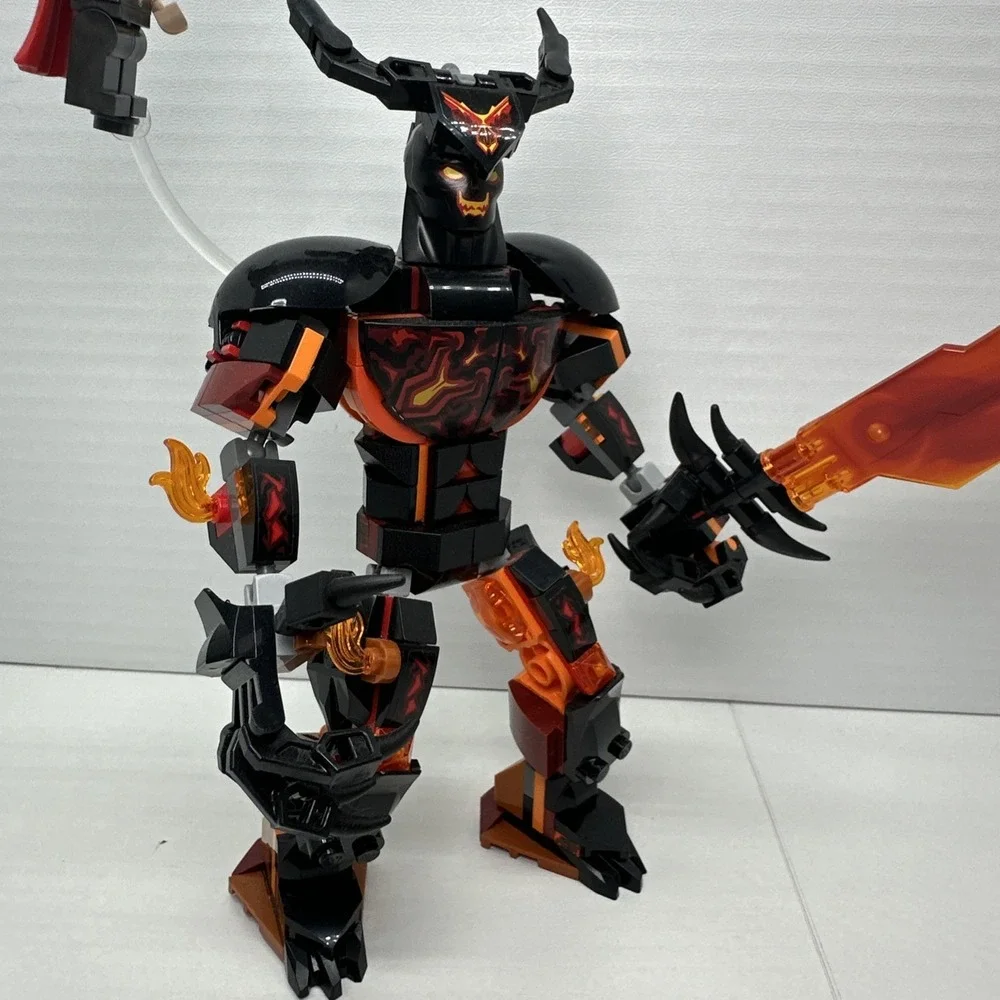 LEGO Super Heroes: Thor Vs. Surtur Construction Figure (76289) INCOMPLETE - Picture 3 of 16